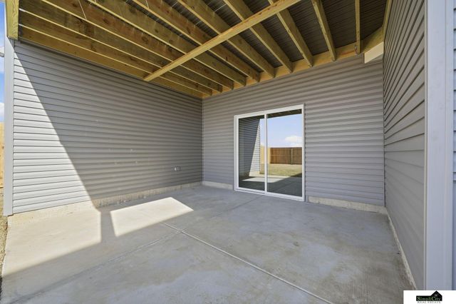 8631 S 49th Street, Lincoln, NE 68516