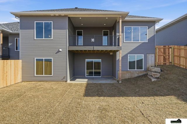 8631 S 49th Street, Lincoln, NE 68516