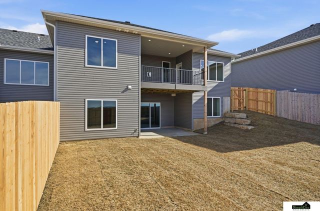 8631 S 49th Street, Lincoln, NE 68516