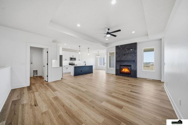 8631 S 49th Street, Lincoln, NE 68516