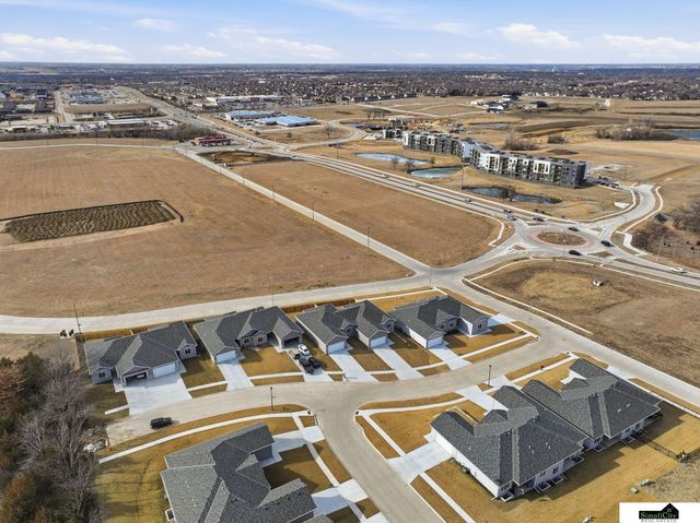 8631 S 49th Street, Lincoln, NE 68516