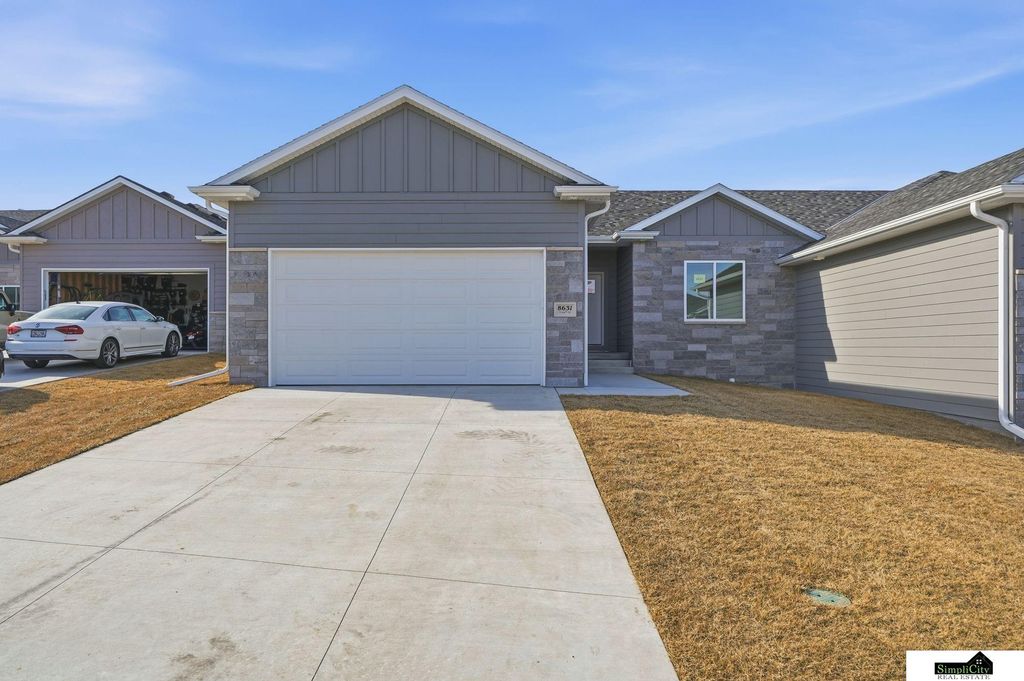 8631 S 49th Street, Lincoln, NE 68516
