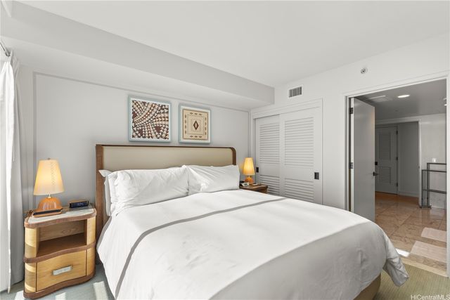 223 Saratoga Road 2322, Honolulu, HI 96815