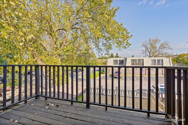 34W657 W Elm Court C, St. Charles, IL 60174