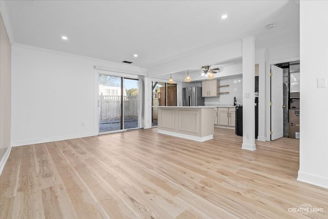 34W657 W Elm Court C, St. Charles, IL 60174