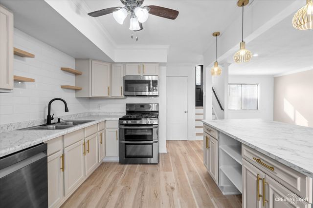 34W657 W Elm Court C, St. Charles, IL 60174