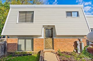 34W657 W Elm Court C, St. Charles, IL 60174