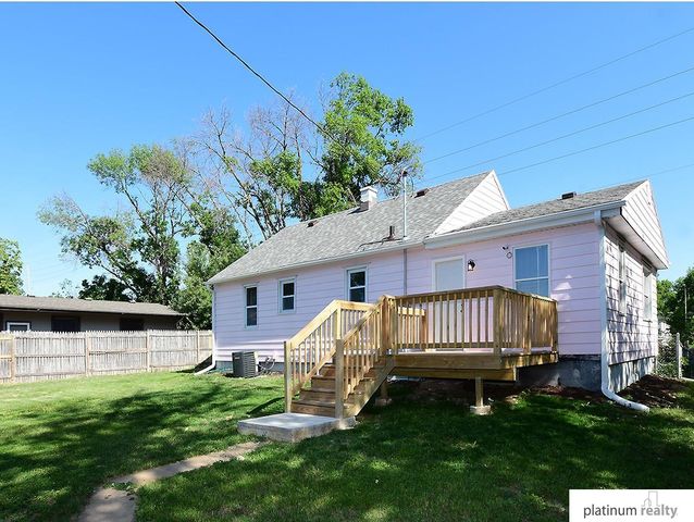 9635 Maple Street, Omaha, NE 68134
