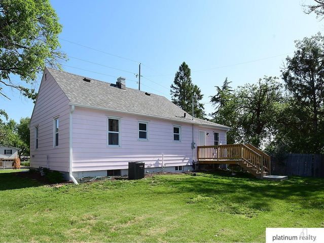 9635 Maple Street, Omaha, NE 68134
