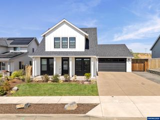 835 Reagan St, Mt Angel, OR 97362