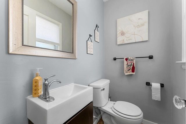 889 DOUSMAN STREET, Green Bay, WI 54303