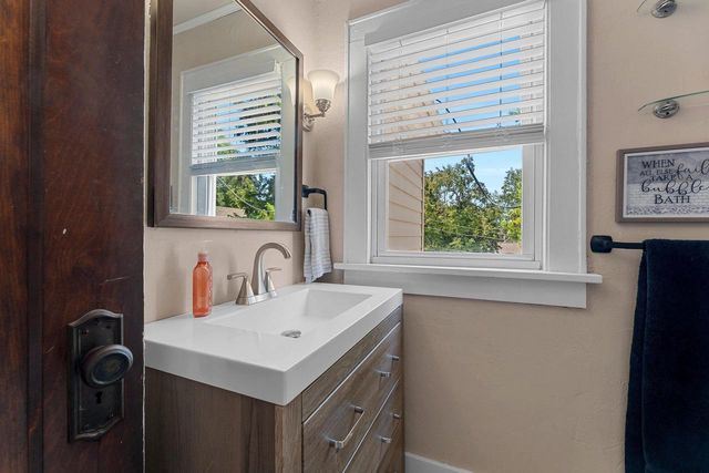 889 DOUSMAN STREET, Green Bay, WI 54303