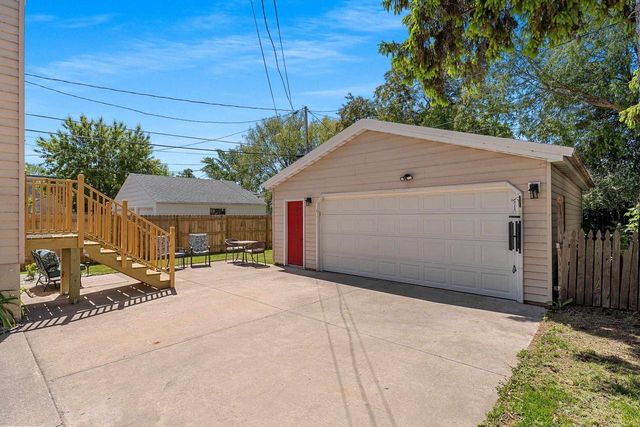 889 DOUSMAN STREET, Green Bay, WI 54303