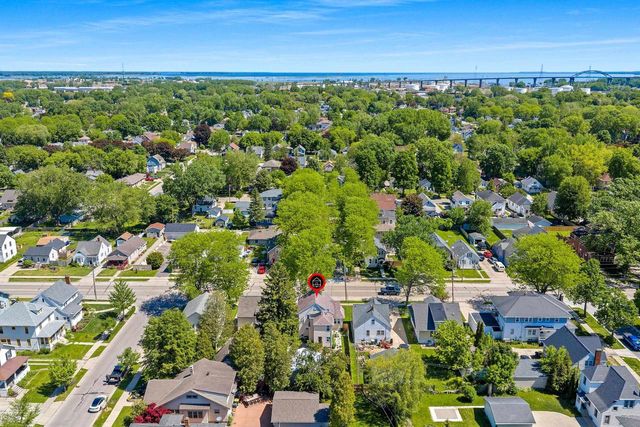 889 DOUSMAN STREET, Green Bay, WI 54303