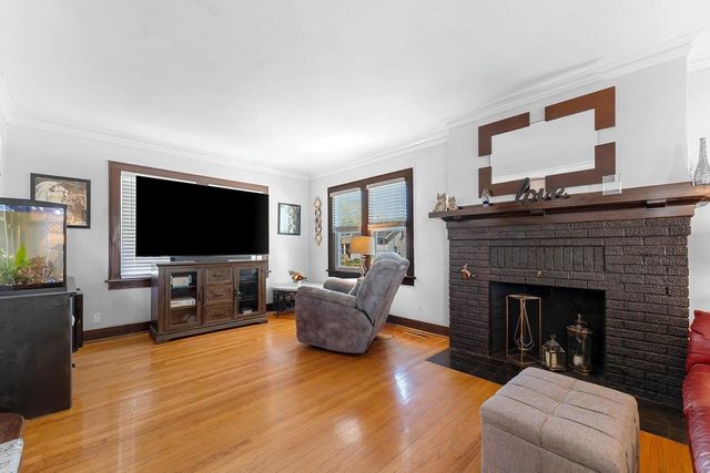 889 DOUSMAN STREET, Green Bay, WI 54303