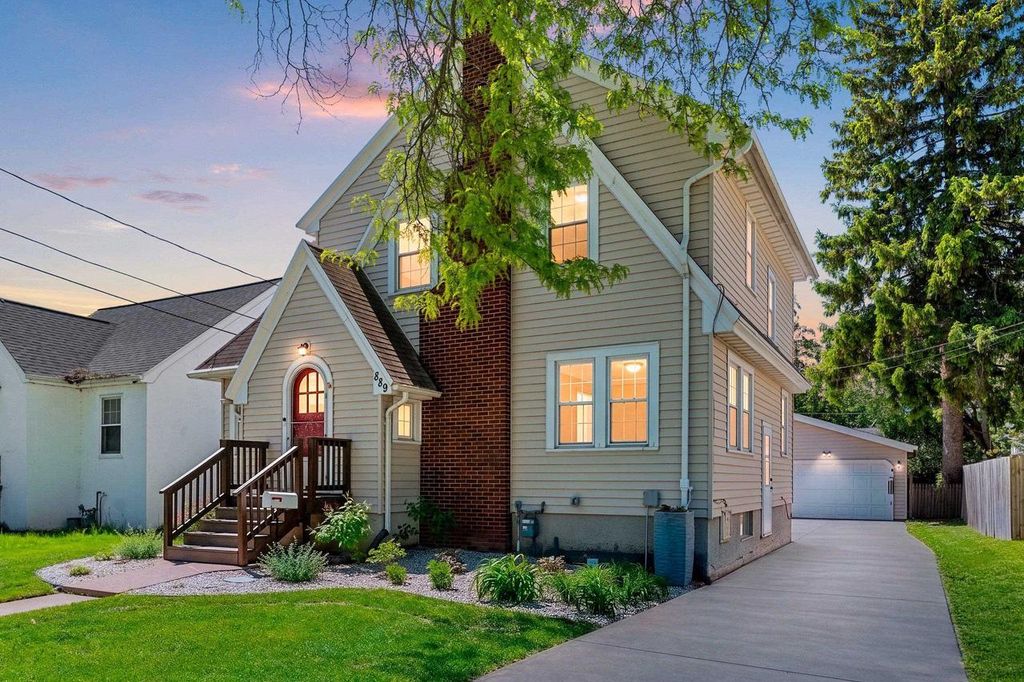 889 DOUSMAN STREET, Green Bay, WI 54303