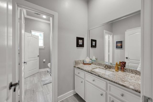 211 Wedgewood Drive, Montgomery, TX 77356