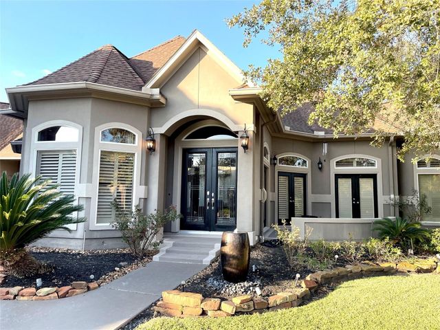 211 Wedgewood Drive, Montgomery, TX 77356