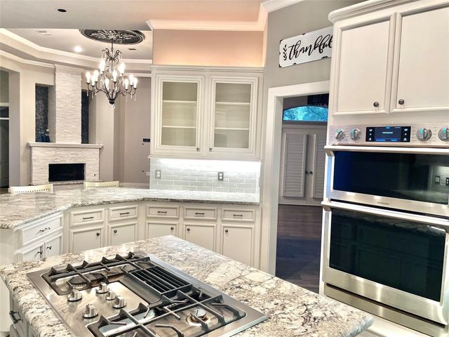 211 Wedgewood Drive, Montgomery, TX 77356