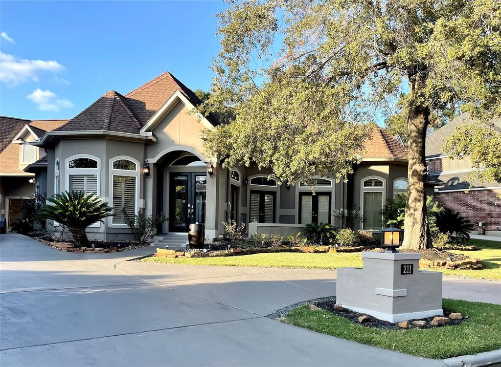 211 Wedgewood Drive, Montgomery, TX 77356