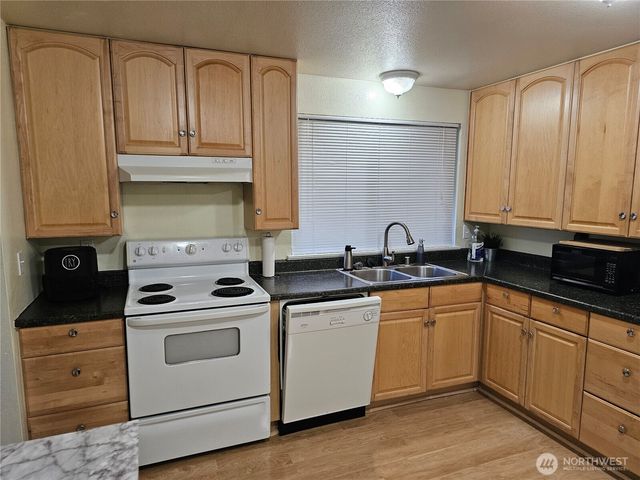 2786 Old Military Road, Steilacoom, WA 98388