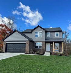 20555 Angling Road, Livonia, MI 48152