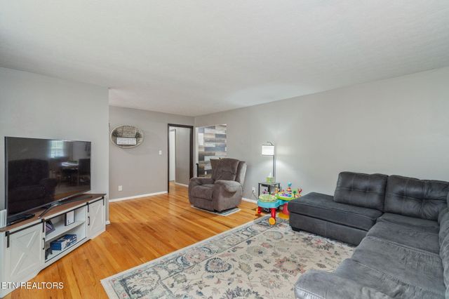 104 Westwood Drive, Clinton, TN 37716