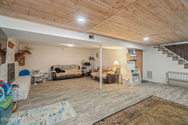 104 Westwood Drive, Clinton, TN 37716