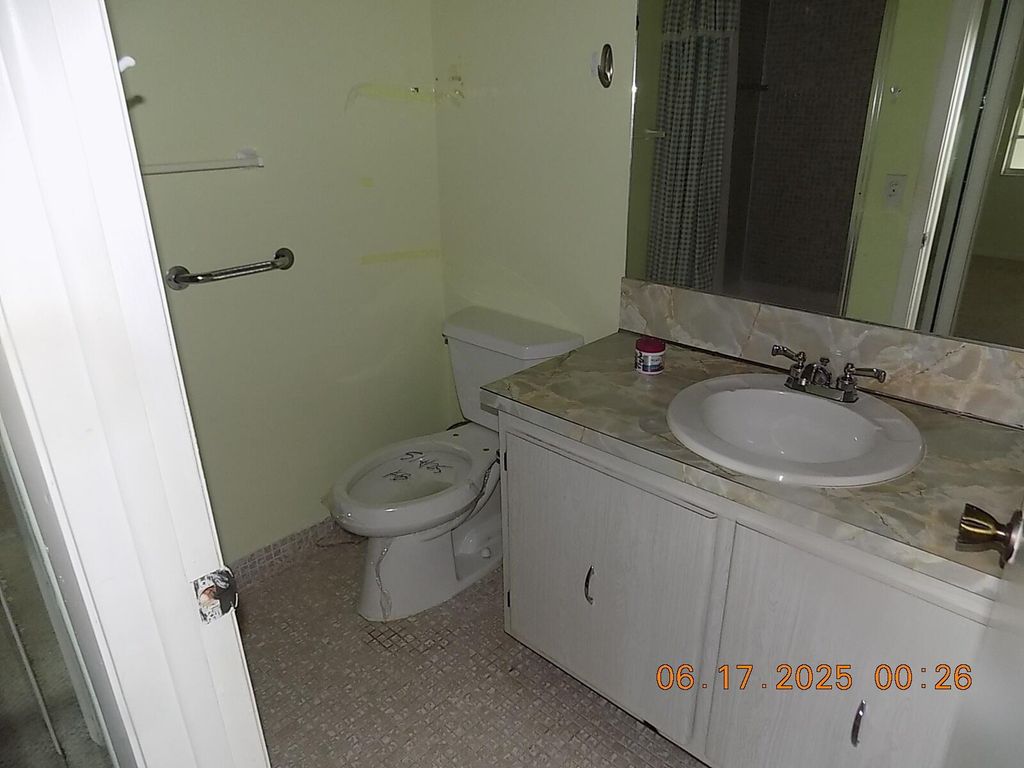 Image 11 of property listing at 469 Normandy J, Delray Beach, FL 33484