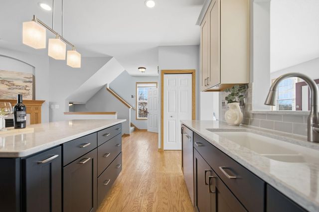 15548 Dynasty Way 103, Apple Valley, MN 55124