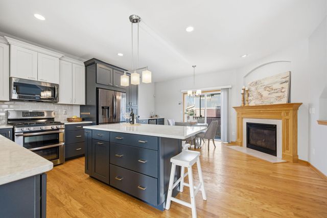 15548 Dynasty Way 103, Apple Valley, MN 55124