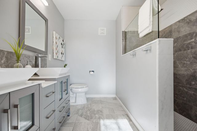 15548 Dynasty Way 103, Apple Valley, MN 55124