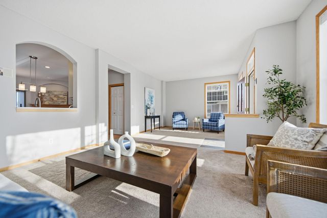 15548 Dynasty Way 103, Apple Valley, MN 55124