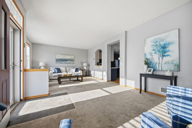 15548 Dynasty Way 103, Apple Valley, MN 55124