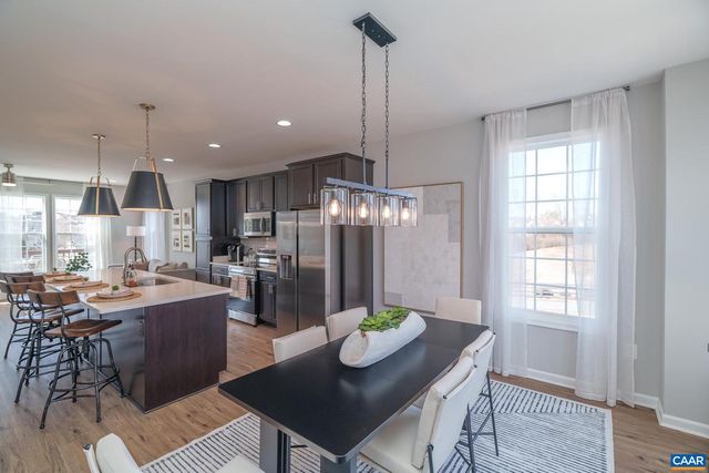 304 CHESHIRE LN, Waynesboro, VA 22980