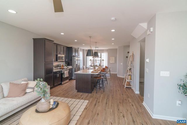 304 CHESHIRE LN, Waynesboro, VA 22980