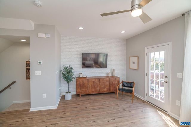 304 CHESHIRE LN, Waynesboro, VA 22980