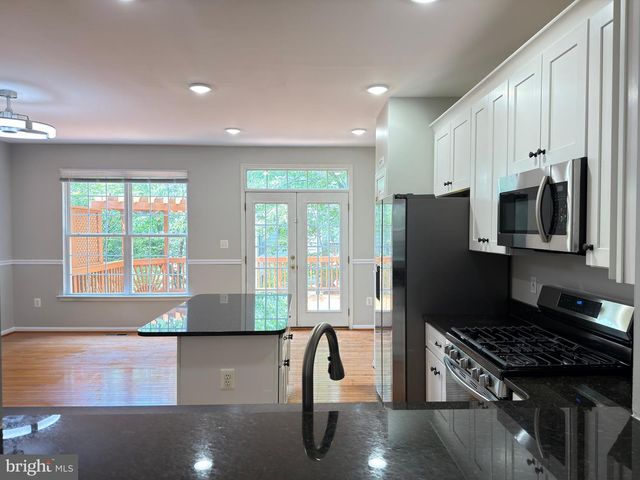 14216 LEGEND GLEN CT, Gainesville, VA 20155