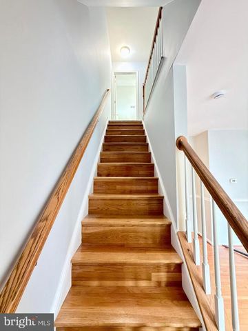14216 LEGEND GLEN CT, Gainesville, VA 20155