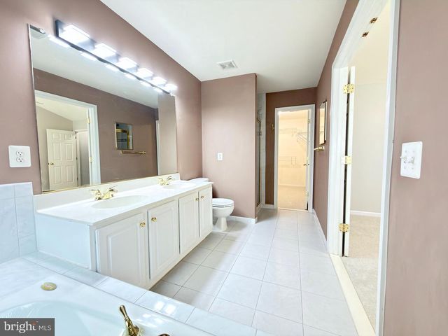 14216 LEGEND GLEN CT, Gainesville, VA 20155