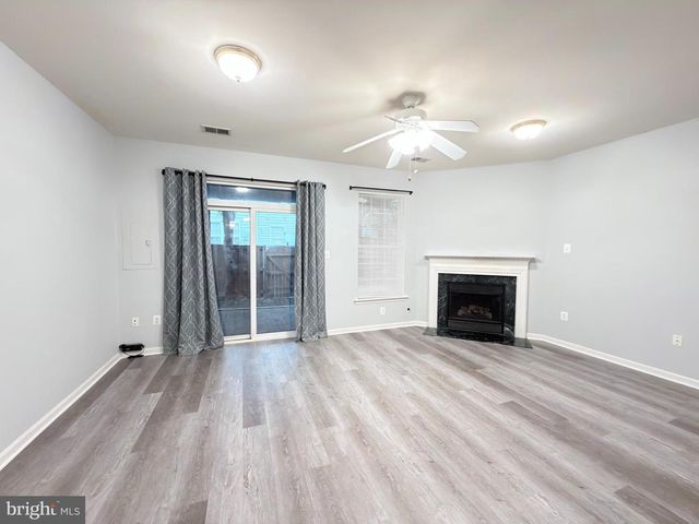 14216 LEGEND GLEN CT, Gainesville, VA 20155