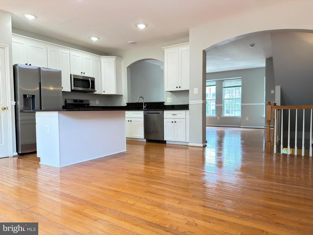14216 LEGEND GLEN CT, Gainesville, VA 20155