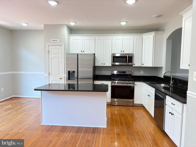 14216 LEGEND GLEN CT, Gainesville, VA 20155