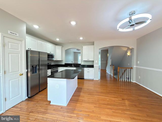 14216 LEGEND GLEN CT, Gainesville, VA 20155