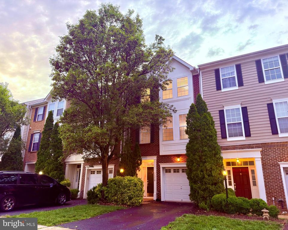 14216 LEGEND GLEN CT, Gainesville, VA 20155