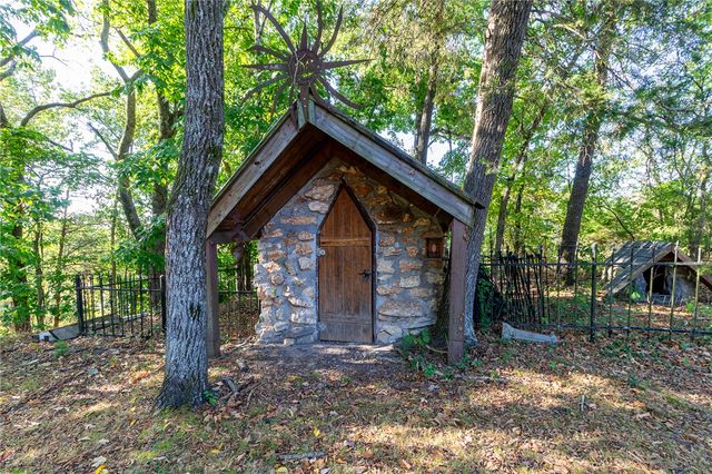 56 Overton Drive, Bella Vista, AR 72714