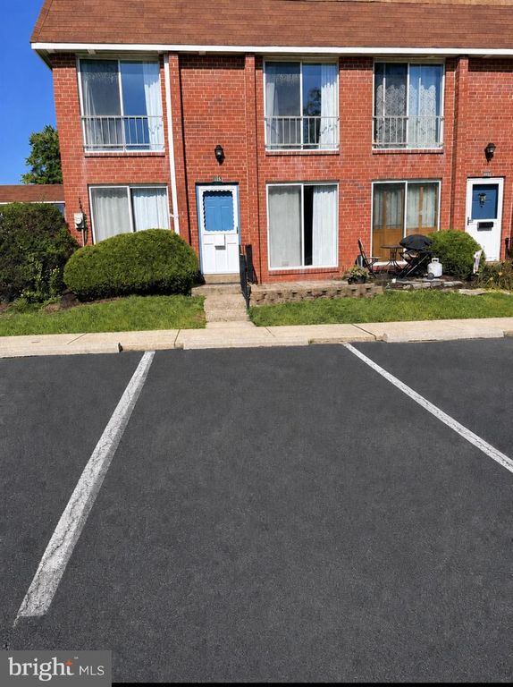 114 LEXINGTON CT, Warminster, PA 18974