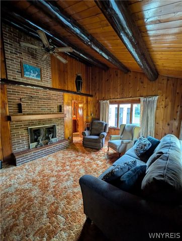 7236 Lower East Hill Road, Boston, NY 14033