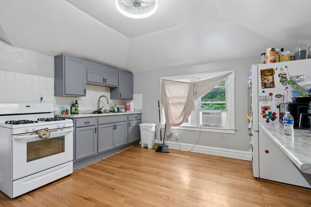 2656 N Newcastle Avenue, Chicago, IL 60707