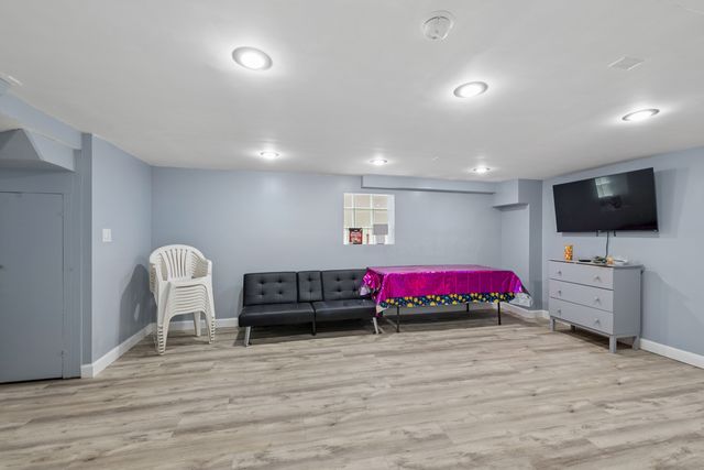 2656 N Newcastle Avenue, Chicago, IL 60707